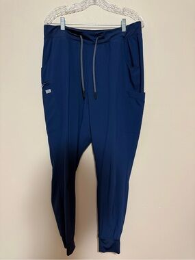 Women’s Epic Jogger scub pants with zipper pocket